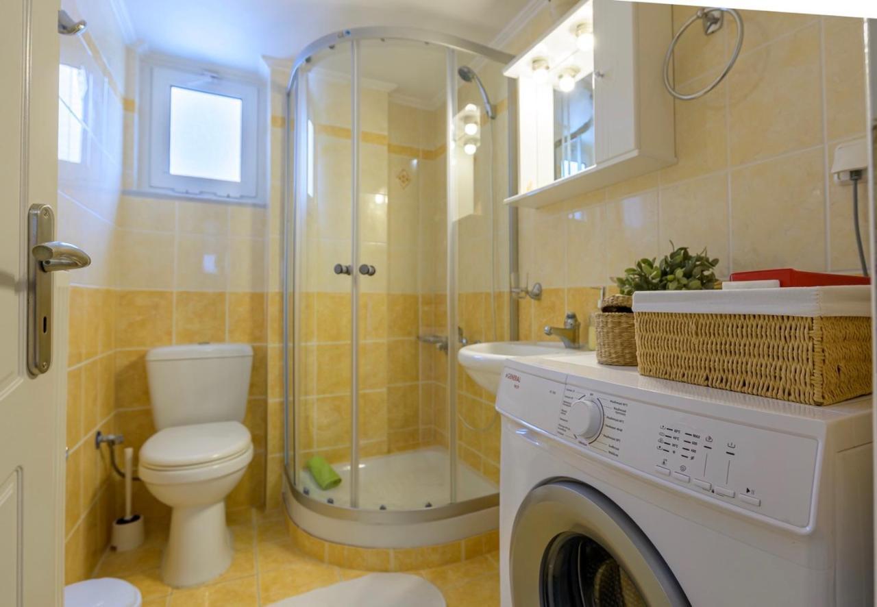 Peaceful Corner Apartment เปรเวซา ภายนอก รูปภาพ