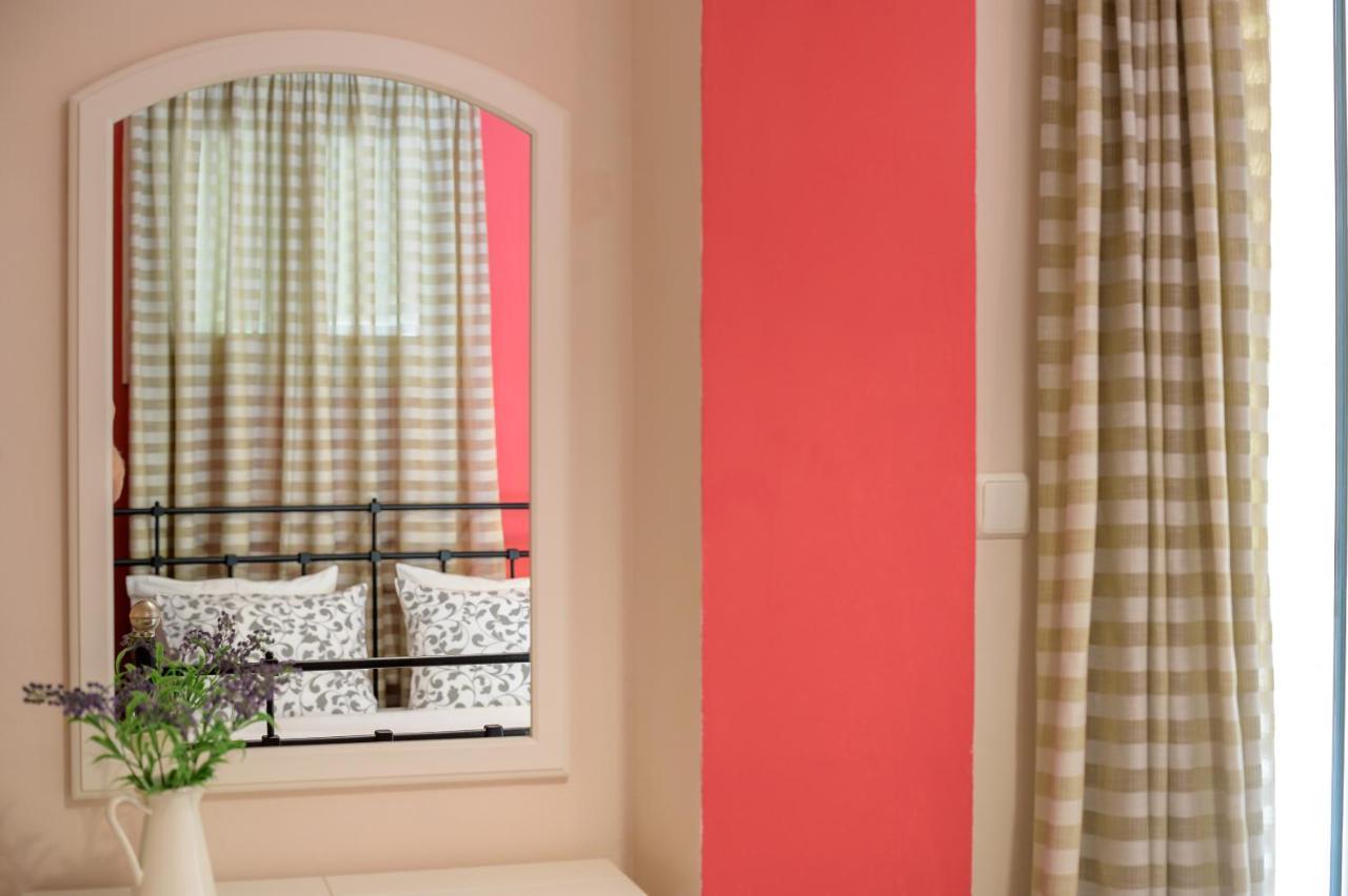 Peaceful Corner Apartment เปรเวซา ภายนอก รูปภาพ