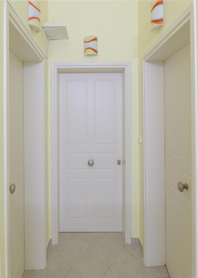 Peaceful Corner Apartment เปรเวซา ภายนอก รูปภาพ